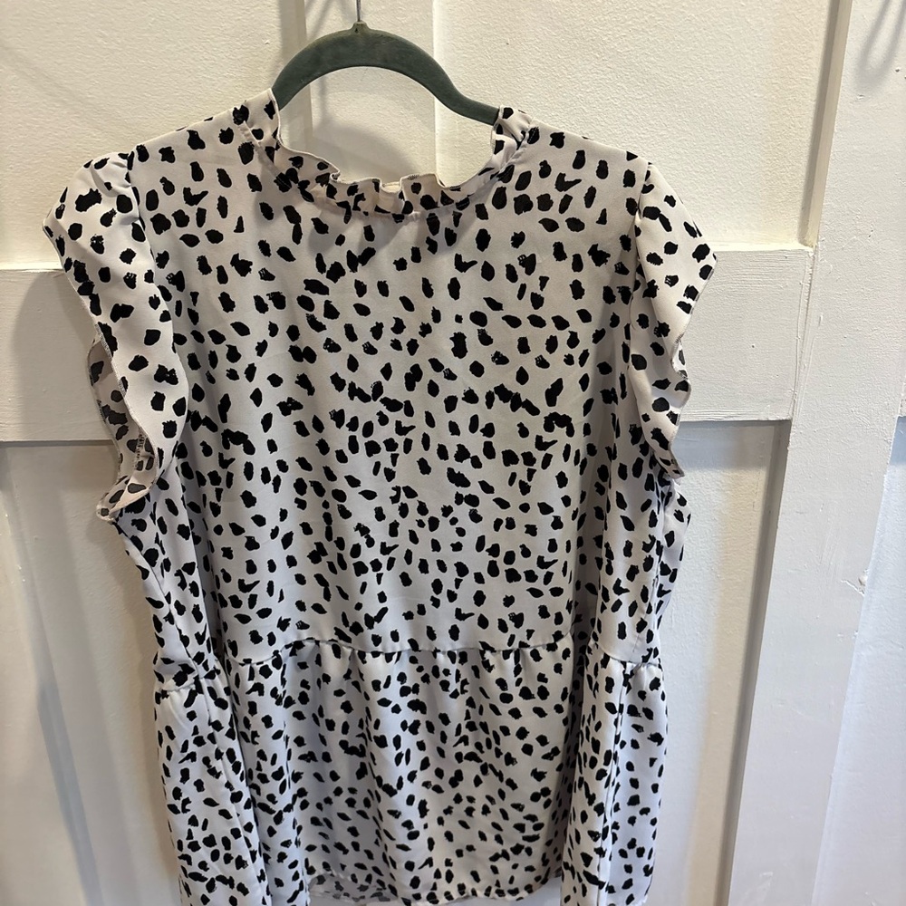 Sleeveless Ruffle Spot Print Top - White/Black